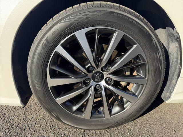 クラウンハイブリッド Ｇ　レーダークルーズコントロール　衝突軽減ブレーキ　フルセグＴＶ　Ｂｌｕｅｔｏｏｔｈ　バックカメラ　シートヒーター　シートエアコン　本革シート　パワーシート　禁煙車　ＬＥＤヘッドライト　スマートキー（29枚目）