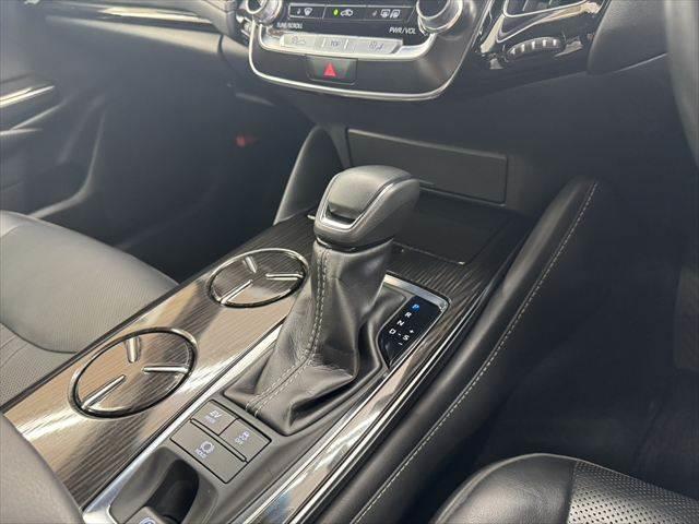 クラウンハイブリッド Ｇ　レーダークルーズコントロール　衝突軽減ブレーキ　フルセグＴＶ　Ｂｌｕｅｔｏｏｔｈ　バックカメラ　シートヒーター　シートエアコン　本革シート　パワーシート　禁煙車　ＬＥＤヘッドライト　スマートキー（39枚目）