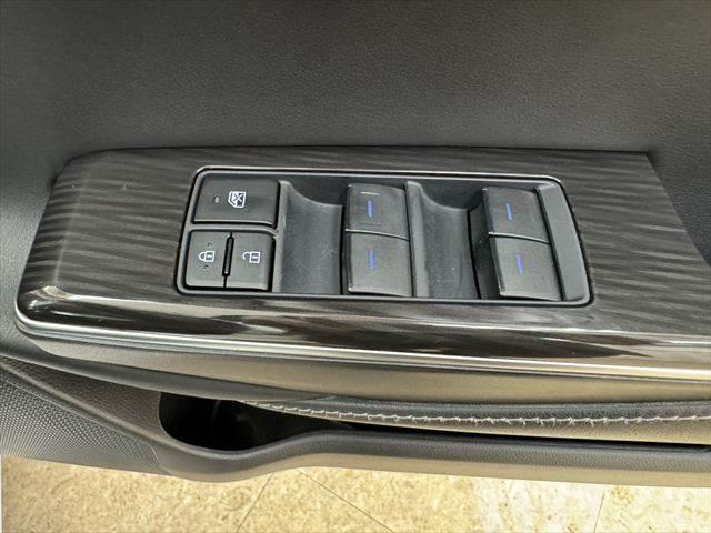 クラウンハイブリッド Ｇ　レーダークルーズコントロール　衝突軽減ブレーキ　フルセグＴＶ　Ｂｌｕｅｔｏｏｔｈ　バックカメラ　シートヒーター　シートエアコン　本革シート　パワーシート　禁煙車　ＬＥＤヘッドライト　スマートキー（45枚目）