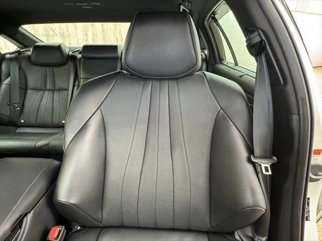 クラウンハイブリッド Ｇ　レーダークルーズコントロール　衝突軽減ブレーキ　フルセグＴＶ　Ｂｌｕｅｔｏｏｔｈ　バックカメラ　シートヒーター　シートエアコン　本革シート　パワーシート　禁煙車　ＬＥＤヘッドライト　スマートキー（65枚目）