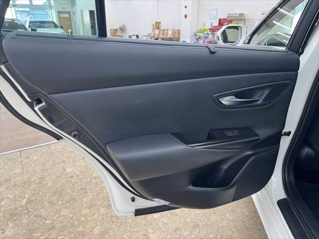 クラウンハイブリッド Ｇ　レーダークルーズコントロール　衝突軽減ブレーキ　フルセグＴＶ　Ｂｌｕｅｔｏｏｔｈ　バックカメラ　シートヒーター　シートエアコン　本革シート　パワーシート　禁煙車　ＬＥＤヘッドライト　スマートキー（67枚目）