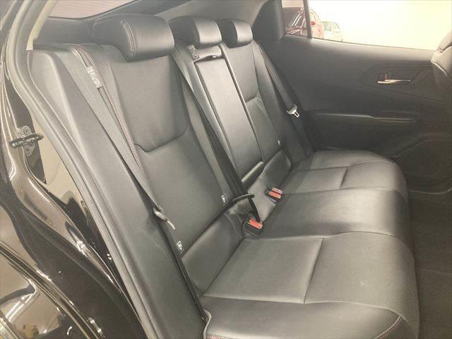 プリウス Ｚ　禁煙車　ガラスルーフ　デジタルインナーミラー　１２．３インチディスプレイオーディオ　全周囲カメラ　レーダークルーズコントロール　Ｂｌｕｅｔｏｏｔｈ　電動リアゲート　シートヒーター　４ＷＤ　寒冷地仕様（12枚目）