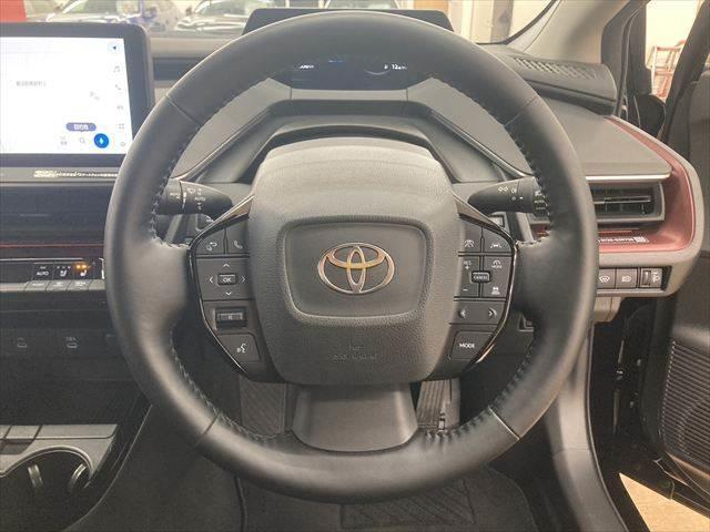 プリウス Ｚ　禁煙車　ガラスルーフ　デジタルインナーミラー　１２．３インチディスプレイオーディオ　全周囲カメラ　レーダークルーズコントロール　Ｂｌｕｅｔｏｏｔｈ　電動リアゲート　シートヒーター　４ＷＤ　寒冷地仕様（14枚目）