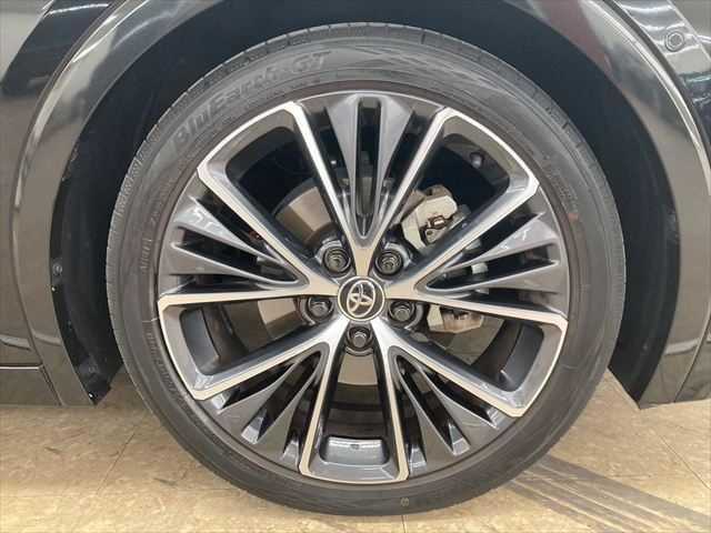 プリウス Ｚ　禁煙車　ガラスルーフ　デジタルインナーミラー　１２．３インチディスプレイオーディオ　全周囲カメラ　レーダークルーズコントロール　Ｂｌｕｅｔｏｏｔｈ　電動リアゲート　シートヒーター　４ＷＤ　寒冷地仕様（16枚目）