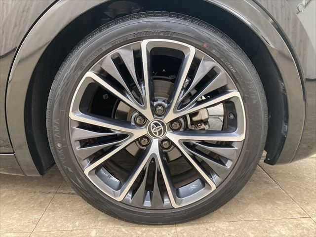 プリウス Ｚ　禁煙車　ガラスルーフ　デジタルインナーミラー　１２．３インチディスプレイオーディオ　全周囲カメラ　レーダークルーズコントロール　Ｂｌｕｅｔｏｏｔｈ　電動リアゲート　シートヒーター　４ＷＤ　寒冷地仕様（30枚目）