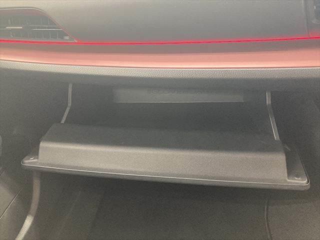 プリウス Ｚ　禁煙車　ガラスルーフ　デジタルインナーミラー　１２．３インチディスプレイオーディオ　全周囲カメラ　レーダークルーズコントロール　Ｂｌｕｅｔｏｏｔｈ　電動リアゲート　シートヒーター　４ＷＤ　寒冷地仕様（42枚目）