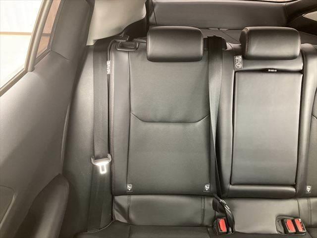 プリウス Ｚ　禁煙車　ガラスルーフ　デジタルインナーミラー　１２．３インチディスプレイオーディオ　全周囲カメラ　レーダークルーズコントロール　Ｂｌｕｅｔｏｏｔｈ　電動リアゲート　シートヒーター　４ＷＤ　寒冷地仕様（50枚目）