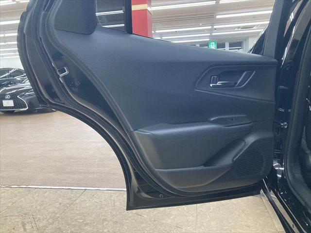 プリウス Ｚ　禁煙車　ガラスルーフ　デジタルインナーミラー　１２．３インチディスプレイオーディオ　全周囲カメラ　レーダークルーズコントロール　Ｂｌｕｅｔｏｏｔｈ　電動リアゲート　シートヒーター　４ＷＤ　寒冷地仕様（55枚目）