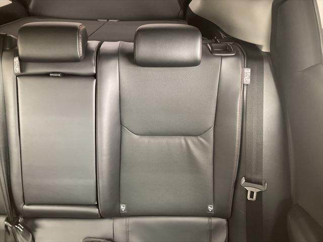 プリウス Ｚ　禁煙車　ガラスルーフ　デジタルインナーミラー　１２．３インチディスプレイオーディオ　全周囲カメラ　レーダークルーズコントロール　Ｂｌｕｅｔｏｏｔｈ　電動リアゲート　シートヒーター　４ＷＤ　寒冷地仕様（56枚目）