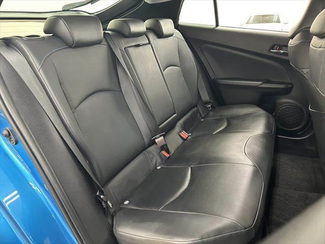 プリウス Ｓツーリングセレクション　純正ＳＤナビ　バックカメラ　Ｂｌｕｅｔｏｏｔｈ対応　シートヒーター　レーダークルーズコントロール　ＬＥＤヘッドライト　ＥＴＣ　衝突軽減ブレーキ　クリアランスソナー　オートハイビーム　スマートキー（9枚目）