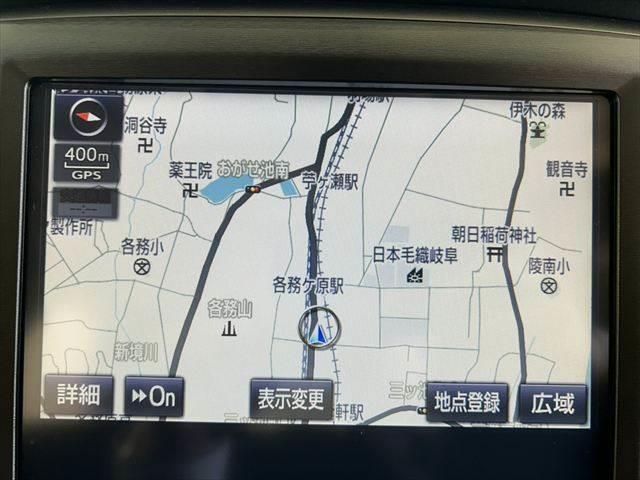 クラウンハイブリッド ロイヤルサルーン　純正ＳＤナビ　バックカメラ　ＬＥＤヘッドライト　ＥＴＣ　パワーシート　Ｂｌｕｅｔｏｏｔｈ対応　シートヒーター　盗難防止装置　スマートキー　電動格納ミラー　クルーズコントロール　フォグランプ（4枚目）