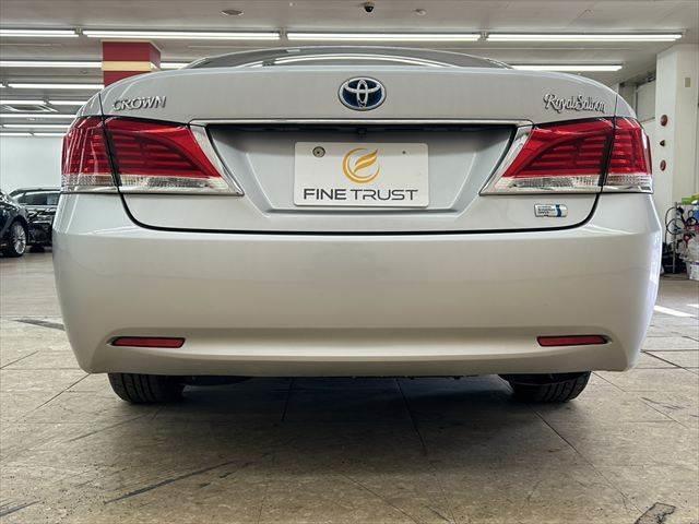 クラウンハイブリッド ロイヤルサルーン　純正ＳＤナビ　バックカメラ　ＬＥＤヘッドライト　ＥＴＣ　パワーシート　Ｂｌｕｅｔｏｏｔｈ対応　シートヒーター　盗難防止装置　スマートキー　電動格納ミラー　クルーズコントロール　フォグランプ（18枚目）