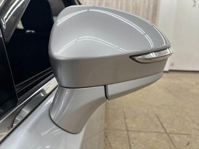 クラウンハイブリッド ロイヤルサルーン　純正ＳＤナビ　バックカメラ　ＬＥＤヘッドライト　ＥＴＣ　パワーシート　Ｂｌｕｅｔｏｏｔｈ対応　シートヒーター　盗難防止装置　スマートキー　電動格納ミラー　クルーズコントロール　フォグランプ（26枚目）