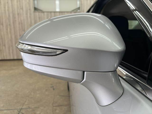 クラウンハイブリッド ロイヤルサルーン　純正ＳＤナビ　バックカメラ　ＬＥＤヘッドライト　ＥＴＣ　パワーシート　Ｂｌｕｅｔｏｏｔｈ対応　シートヒーター　盗難防止装置　スマートキー　電動格納ミラー　クルーズコントロール　フォグランプ（27枚目）