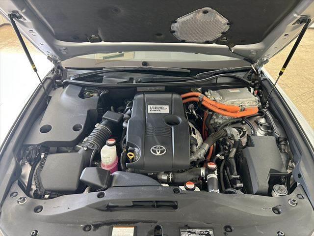 クラウンハイブリッド ロイヤルサルーン　純正ＳＤナビ　バックカメラ　ＬＥＤヘッドライト　ＥＴＣ　パワーシート　Ｂｌｕｅｔｏｏｔｈ対応　シートヒーター　盗難防止装置　スマートキー　電動格納ミラー　クルーズコントロール　フォグランプ（33枚目）