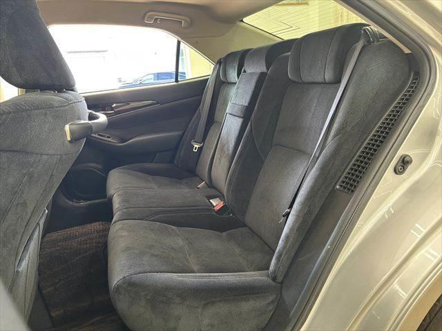 クラウンハイブリッド ロイヤルサルーン　純正ＳＤナビ　バックカメラ　ＬＥＤヘッドライト　ＥＴＣ　パワーシート　Ｂｌｕｅｔｏｏｔｈ対応　シートヒーター　盗難防止装置　スマートキー　電動格納ミラー　クルーズコントロール　フォグランプ（36枚目）