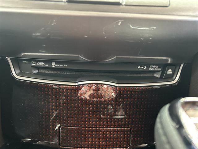 クラウンハイブリッド ロイヤルサルーン　純正ＳＤナビ　バックカメラ　ＬＥＤヘッドライト　ＥＴＣ　パワーシート　Ｂｌｕｅｔｏｏｔｈ対応　シートヒーター　盗難防止装置　スマートキー　電動格納ミラー　クルーズコントロール　フォグランプ（41枚目）