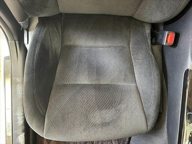 クラウンハイブリッド ロイヤルサルーン　純正ＳＤナビ　バックカメラ　ＬＥＤヘッドライト　ＥＴＣ　パワーシート　Ｂｌｕｅｔｏｏｔｈ対応　シートヒーター　盗難防止装置　スマートキー　電動格納ミラー　クルーズコントロール　フォグランプ（53枚目）