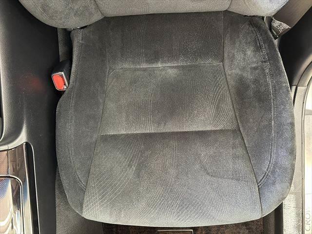 クラウンハイブリッド ロイヤルサルーン　純正ＳＤナビ　バックカメラ　ＬＥＤヘッドライト　ＥＴＣ　パワーシート　Ｂｌｕｅｔｏｏｔｈ対応　シートヒーター　盗難防止装置　スマートキー　電動格納ミラー　クルーズコントロール　フォグランプ（59枚目）