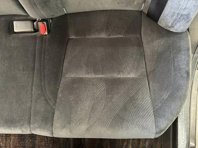 クラウンハイブリッド ロイヤルサルーン　純正ＳＤナビ　バックカメラ　ＬＥＤヘッドライト　ＥＴＣ　パワーシート　Ｂｌｕｅｔｏｏｔｈ対応　シートヒーター　盗難防止装置　スマートキー　電動格納ミラー　クルーズコントロール　フォグランプ（62枚目）