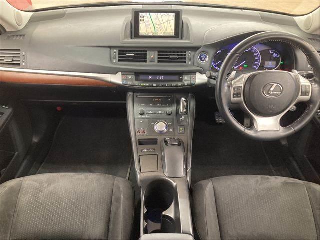 ＣＴ ＣＴ２００ｈ　バージョンＣ　純正ＳＤナビ　クルーズコントロール　バックカメラ　ＨＩＤヘッドライト　フルセグＴＶ　シートヒーター　Ｂｌｕｅｔｏｏｔｈ　禁煙車　ＥＴＣ　スマートキー　ＤＶＤ再生　ドライブレコーダー　盗難防止装置（3枚目）