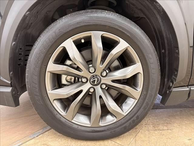 ＮＸ ＮＸ３００ｈ　Ｆスポーツ　ガラスルーフ　純正ＳＤナビ　全方位カメラ　本革シート　電動リアゲート　純正フルエアロ　ＬＥＤヘッドライト　フルセグＴＶ　レーダークルーズコントロール　衝突軽減ブレーキ　シートエアコン（14枚目）