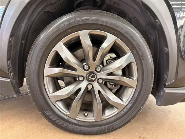 ＮＸ ＮＸ３００ｈ　Ｆスポーツ　ガラスルーフ　純正ＳＤナビ　全方位カメラ　本革シート　電動リアゲート　純正フルエアロ　ＬＥＤヘッドライト　フルセグＴＶ　レーダークルーズコントロール　衝突軽減ブレーキ　シートエアコン（28枚目）