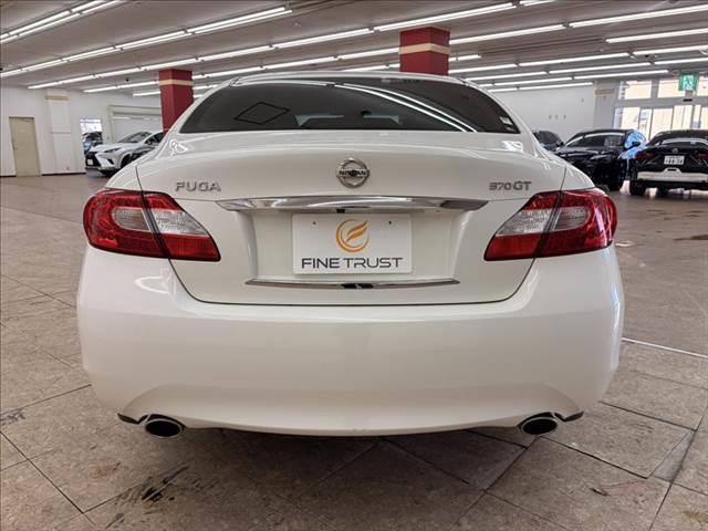 フーガ ３７０ＧＴ　純正ＨＤＤナビ　バックカメラ　サイドカメラ　フルセグＴＶ　ＨＩＤヘッドライト　Ｂｌｕｅｔｏｏｔｈ対応　ＥＴＣ　ミュージックサーバー　パワーシート　オットマン　スマートキー　ＭＴモード付ＡＴ（18枚目）