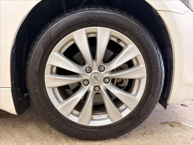 フーガ ３７０ＧＴ　純正ＨＤＤナビ　バックカメラ　サイドカメラ　フルセグＴＶ　ＨＩＤヘッドライト　Ｂｌｕｅｔｏｏｔｈ対応　ＥＴＣ　ミュージックサーバー　パワーシート　オットマン　スマートキー　ＭＴモード付ＡＴ（27枚目）