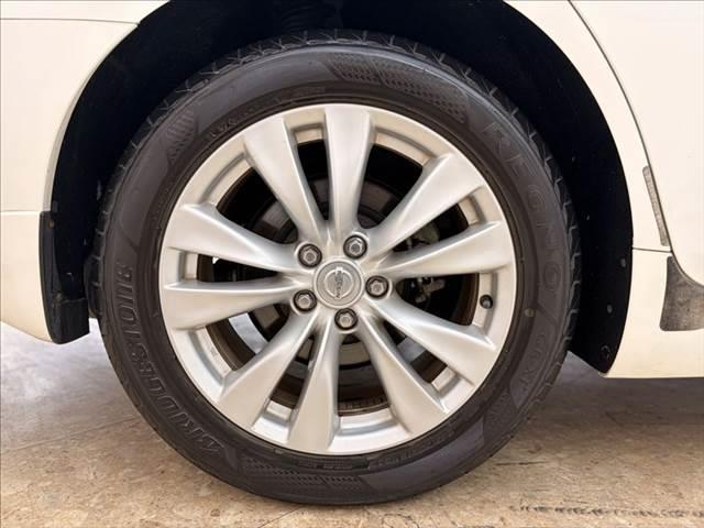 フーガ ３７０ＧＴ　純正ＨＤＤナビ　バックカメラ　サイドカメラ　フルセグＴＶ　ＨＩＤヘッドライト　Ｂｌｕｅｔｏｏｔｈ対応　ＥＴＣ　ミュージックサーバー　パワーシート　オットマン　スマートキー　ＭＴモード付ＡＴ（28枚目）