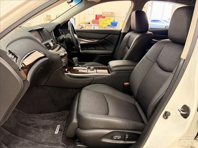 フーガ ３７０ＧＴ　純正ＨＤＤナビ　バックカメラ　サイドカメラ　フルセグＴＶ　ＨＩＤヘッドライト　Ｂｌｕｅｔｏｏｔｈ対応　ＥＴＣ　ミュージックサーバー　パワーシート　オットマン　スマートキー　ＭＴモード付ＡＴ（34枚目）