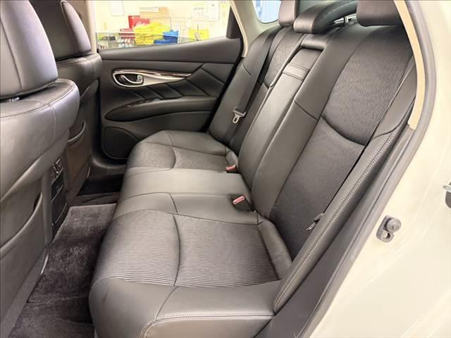 フーガ ３７０ＧＴ　純正ＨＤＤナビ　バックカメラ　サイドカメラ　フルセグＴＶ　ＨＩＤヘッドライト　Ｂｌｕｅｔｏｏｔｈ対応　ＥＴＣ　ミュージックサーバー　パワーシート　オットマン　スマートキー　ＭＴモード付ＡＴ（35枚目）