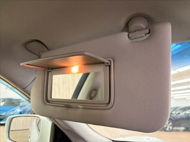 フーガ ３７０ＧＴ　純正ＨＤＤナビ　バックカメラ　サイドカメラ　フルセグＴＶ　ＨＩＤヘッドライト　Ｂｌｕｅｔｏｏｔｈ対応　ＥＴＣ　ミュージックサーバー　パワーシート　オットマン　スマートキー　ＭＴモード付ＡＴ（49枚目）