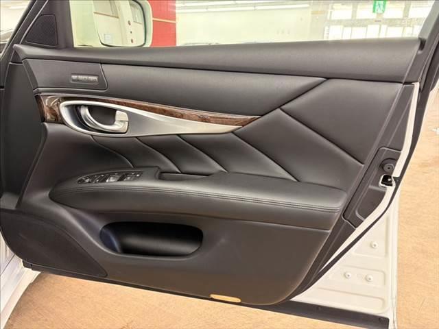 フーガ ３７０ＧＴ　純正ＨＤＤナビ　バックカメラ　サイドカメラ　フルセグＴＶ　ＨＩＤヘッドライト　Ｂｌｕｅｔｏｏｔｈ対応　ＥＴＣ　ミュージックサーバー　パワーシート　オットマン　スマートキー　ＭＴモード付ＡＴ（51枚目）