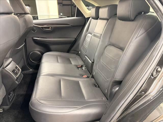 ＮＸ ＮＸ３００ｈ　バージョンＬ　禁煙車　３眼ＬＥＤヘッドライト　パワーバックドア　純正ＳＤナビ　ＵＳＢポート　ブルートゥース　衝突軽減ブレーキ　本革シート　レーダークルーズコントロール　バックカメラ　シートヒーター　シートエアコン（36枚目）