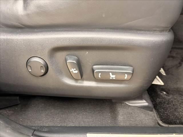 ＮＸ ＮＸ３００ｈ　バージョンＬ　禁煙車　３眼ＬＥＤヘッドライト　パワーバックドア　純正ＳＤナビ　ＵＳＢポート　ブルートゥース　衝突軽減ブレーキ　本革シート　レーダークルーズコントロール　バックカメラ　シートヒーター　シートエアコン（42枚目）