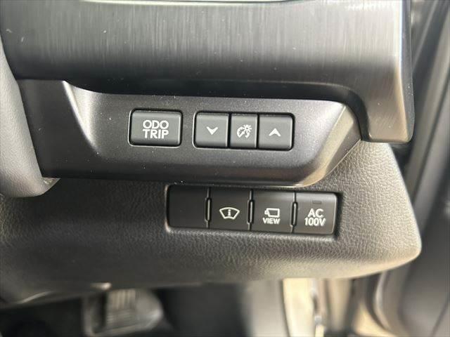 ＵＸ ＵＸ２５０ｈ　バージョンＬ　サンルーフ　本革シート　シートヒーター　シートエアコン　純正１０．３インチナビ　レーダークルーズコントロール　３眼ＬＥＤヘッドライト　衝突軽減ブレーキ　Ｂｌｕｅｔｏｏｔｈ　パワーシート　全周囲カメラ（7枚目）