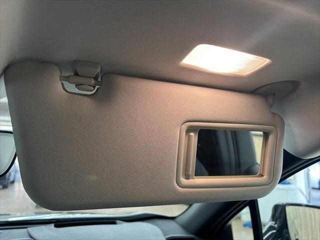 ＵＸ ＵＸ２５０ｈ　バージョンＬ　サンルーフ　本革シート　シートヒーター　シートエアコン　純正１０．３インチナビ　レーダークルーズコントロール　３眼ＬＥＤヘッドライト　衝突軽減ブレーキ　Ｂｌｕｅｔｏｏｔｈ　パワーシート　全周囲カメラ（48枚目）