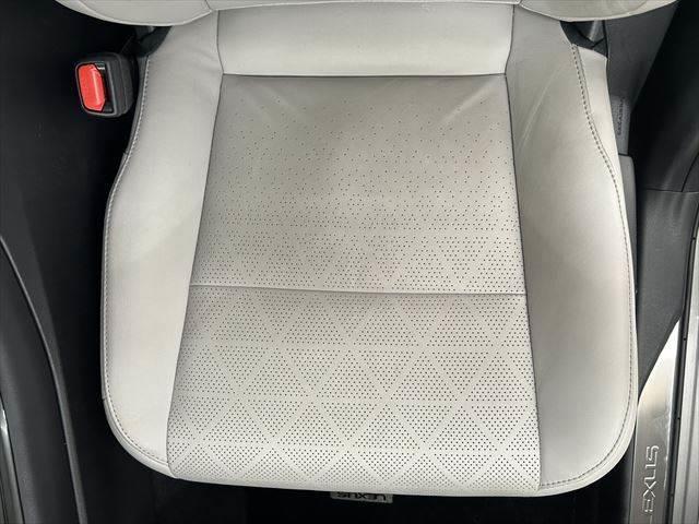 ＵＸ ＵＸ２５０ｈ　バージョンＬ　サンルーフ　本革シート　シートヒーター　シートエアコン　純正１０．３インチナビ　レーダークルーズコントロール　３眼ＬＥＤヘッドライト　衝突軽減ブレーキ　Ｂｌｕｅｔｏｏｔｈ　パワーシート　全周囲カメラ（59枚目）