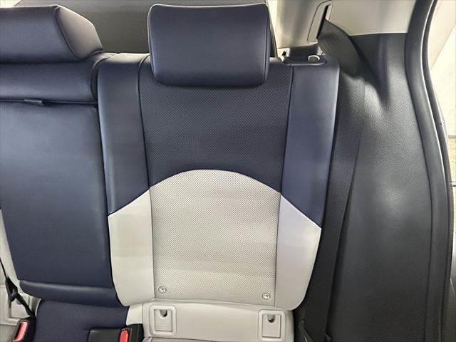 ＵＸ ＵＸ２５０ｈ　バージョンＬ　サンルーフ　本革シート　シートヒーター　シートエアコン　純正１０．３インチナビ　レーダークルーズコントロール　３眼ＬＥＤヘッドライト　衝突軽減ブレーキ　Ｂｌｕｅｔｏｏｔｈ　パワーシート　全周囲カメラ（61枚目）