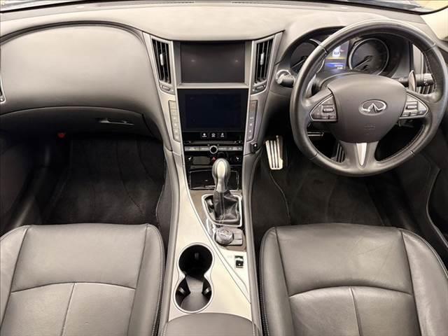 スカイライン ２００ＧＴ－ｔタイプＳＰ　純正ＳＤナビ　レーダークルーズコントロール　全周囲カメラ　フルセグＴＶ　Ｂｌｕｅｔｏｏｔｈ　本革シート　パワーシート　シートヒーター　ＬＥＤヘッドライト　スマートキー　電動格納ミラー（3枚目）