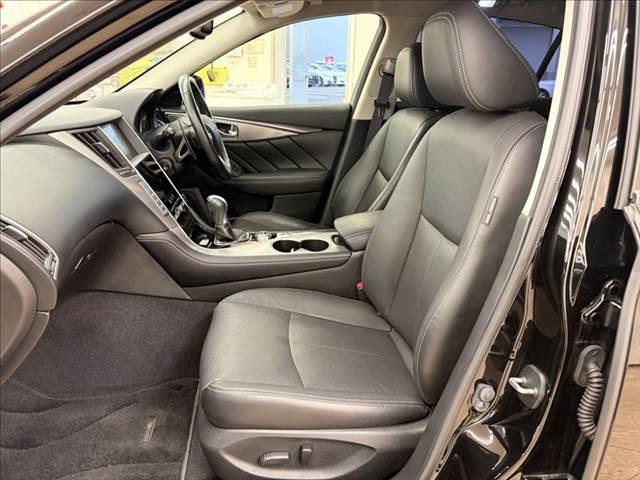 スカイライン ２００ＧＴ－ｔタイプＳＰ　純正ＳＤナビ　レーダークルーズコントロール　全周囲カメラ　フルセグＴＶ　Ｂｌｕｅｔｏｏｔｈ　本革シート　パワーシート　シートヒーター　ＬＥＤヘッドライト　スマートキー　電動格納ミラー（31枚目）