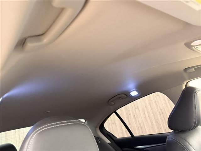 スカイライン ２００ＧＴ－ｔタイプＳＰ　純正ＳＤナビ　レーダークルーズコントロール　全周囲カメラ　フルセグＴＶ　Ｂｌｕｅｔｏｏｔｈ　本革シート　パワーシート　シートヒーター　ＬＥＤヘッドライト　スマートキー　電動格納ミラー（43枚目）