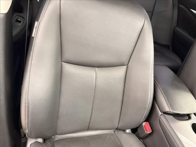 スカイライン ２００ＧＴ－ｔタイプＳＰ　純正ＳＤナビ　レーダークルーズコントロール　全周囲カメラ　フルセグＴＶ　Ｂｌｕｅｔｏｏｔｈ　本革シート　パワーシート　シートヒーター　ＬＥＤヘッドライト　スマートキー　電動格納ミラー（49枚目）