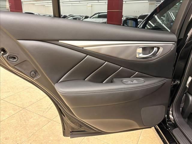 スカイライン ２００ＧＴ－ｔタイプＳＰ　純正ＳＤナビ　レーダークルーズコントロール　全周囲カメラ　フルセグＴＶ　Ｂｌｕｅｔｏｏｔｈ　本革シート　パワーシート　シートヒーター　ＬＥＤヘッドライト　スマートキー　電動格納ミラー（57枚目）