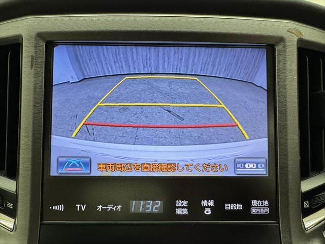 クラウンハイブリッド ロイヤルサルーン 純正HDDナビ レーダークルーズコントロール 衝突軽減ブレーキ 禁煙車 バックカメラ フルセグ パワーシート LEDヘッドライト シートヒーター Bluetooth クリアランスソナー 17インチAW(5枚目)