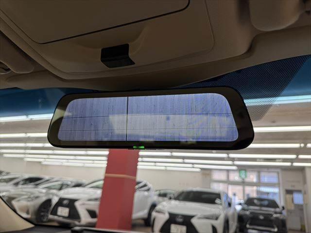 クラウンハイブリッド ロイヤルサルーン 純正HDDナビ レーダークルーズコントロール 衝突軽減ブレーキ 禁煙車 バックカメラ フルセグ パワーシート LEDヘッドライト シートヒーター Bluetooth クリアランスソナー 17インチAW(7枚目)