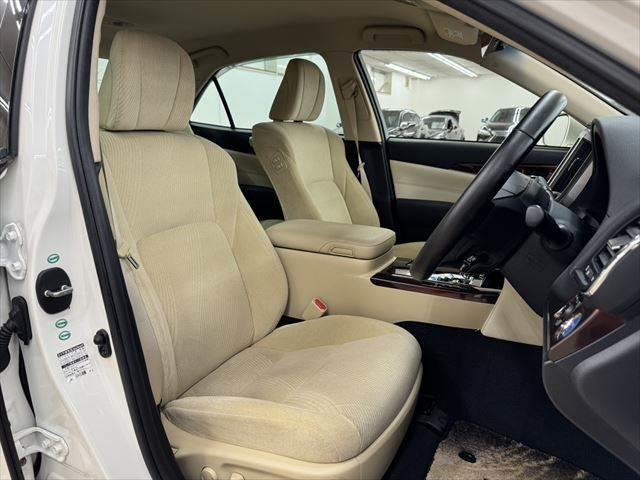 クラウンハイブリッド ロイヤルサルーン 純正HDDナビ レーダークルーズコントロール 衝突軽減ブレーキ 禁煙車 バックカメラ フルセグ パワーシート LEDヘッドライト シートヒーター Bluetooth クリアランスソナー 17インチAW(8枚目)