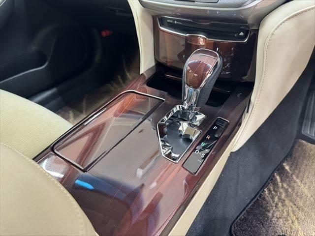 クラウンハイブリッド ロイヤルサルーン 純正HDDナビ レーダークルーズコントロール 衝突軽減ブレーキ 禁煙車 バックカメラ フルセグ パワーシート LEDヘッドライト シートヒーター Bluetooth クリアランスソナー 17インチAW(37枚目)