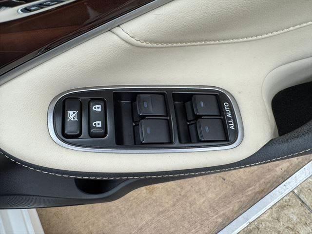 クラウンハイブリッド ロイヤルサルーン 純正HDDナビ レーダークルーズコントロール 衝突軽減ブレーキ 禁煙車 バックカメラ フルセグ パワーシート LEDヘッドライト シートヒーター Bluetooth クリアランスソナー 17インチAW(43枚目)